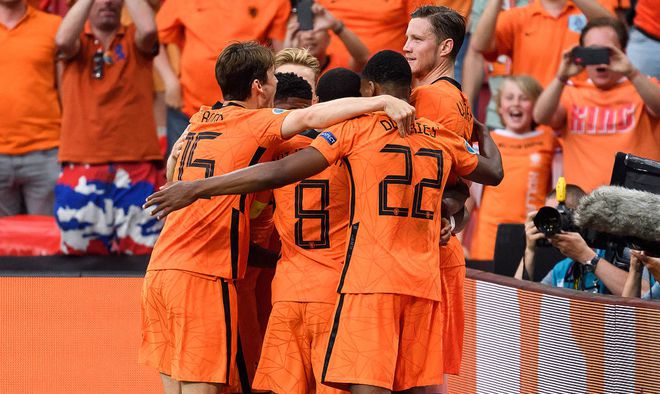 荷兰在阿姆斯特丹克鲁伊夫竞技场对阵奥地利队
